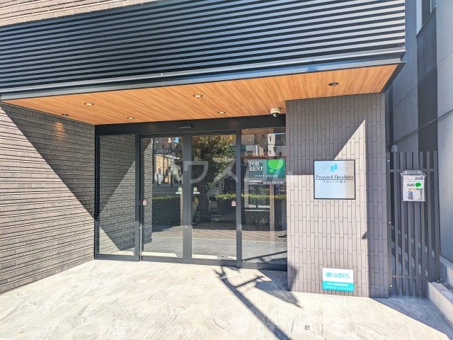 23/27 エントランス