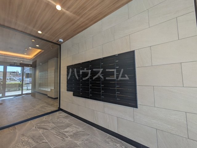 24/27 エントランス