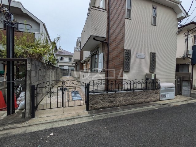 2/5 エントランス