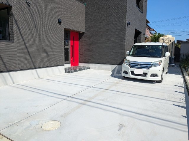 23/30 駐車場