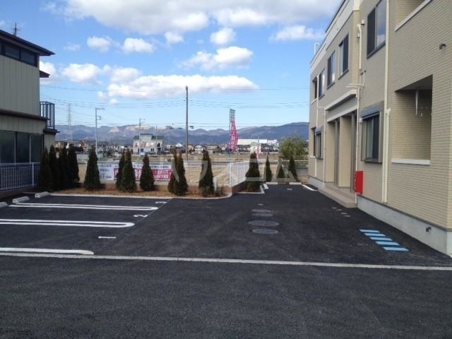 24/27 駐車場