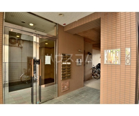 23/30 エントランス