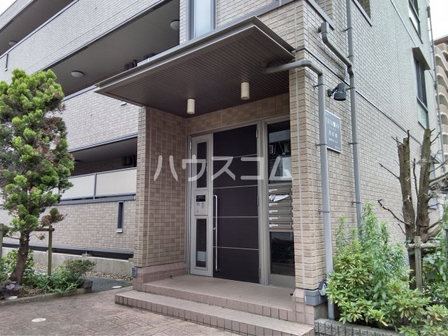 25/30 エントランス