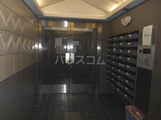 20/22 エントランス