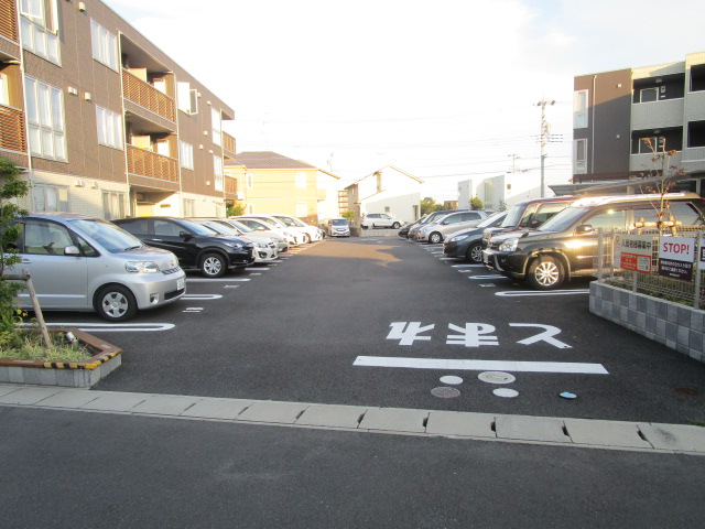 15/20 駐車場