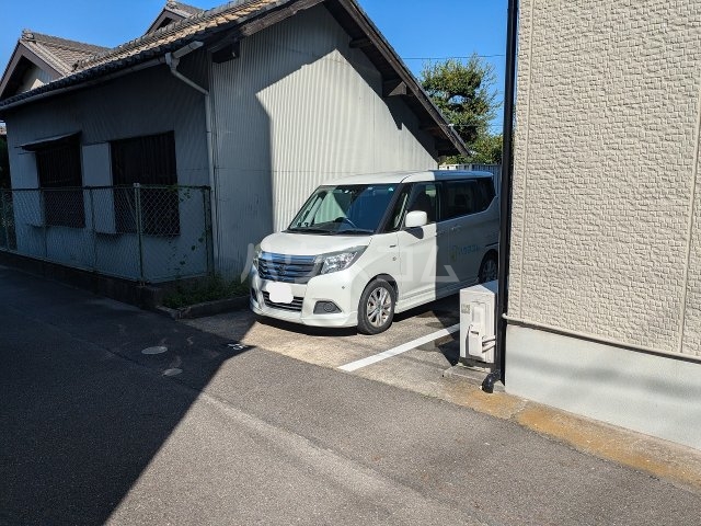 23/25 駐車場