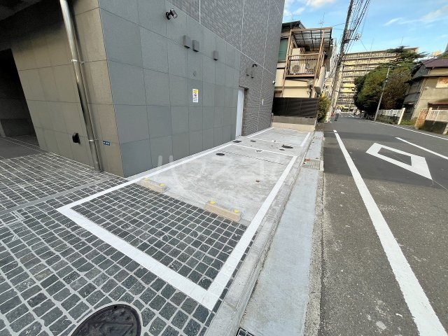 27/30 駐車場