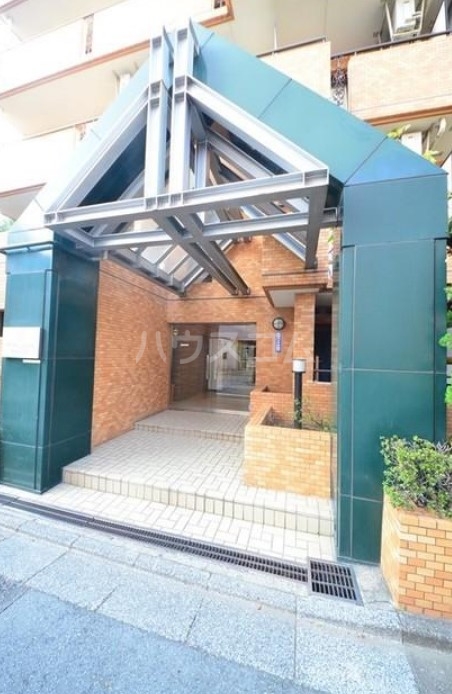 17/27 エントランス