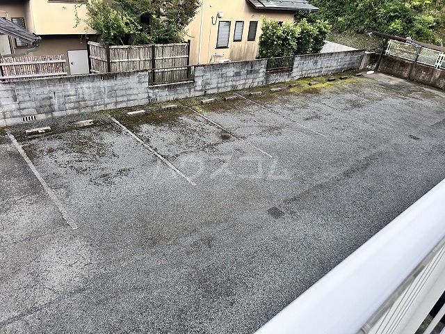21/28 駐車場