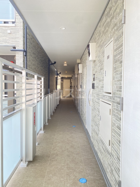 18/28 エントランス