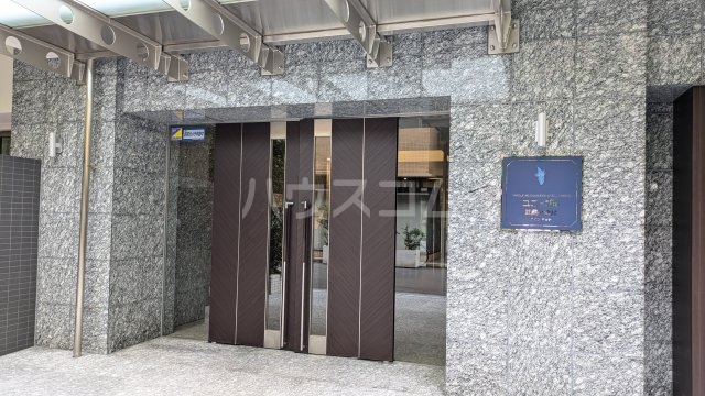 2/3 エントランス