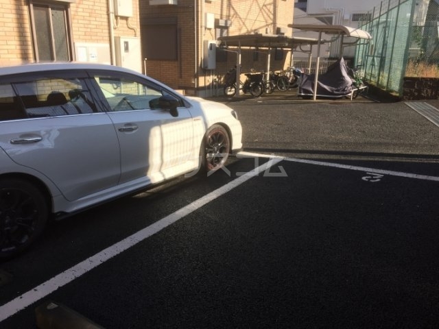 20/29 駐車場