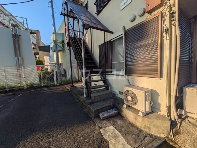 2/4 エントランス