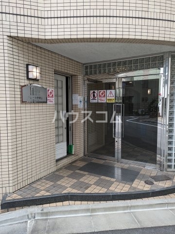 16/17 エントランス