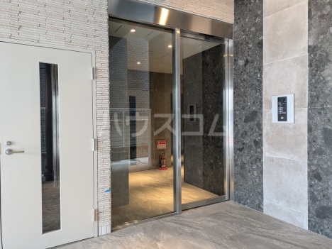 20/20 エントランス