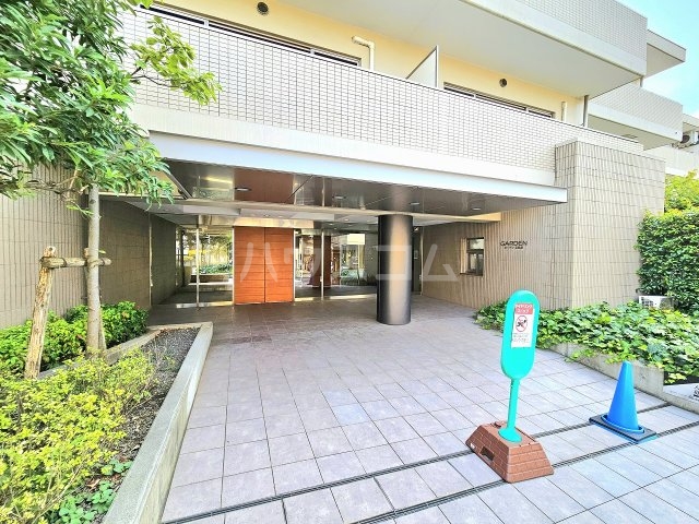 19/29 エントランス