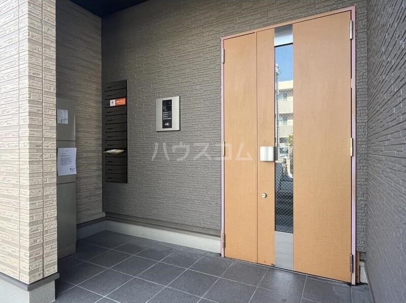 17/26 エントランス