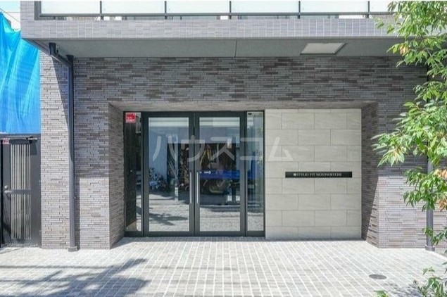 16/17 エントランス