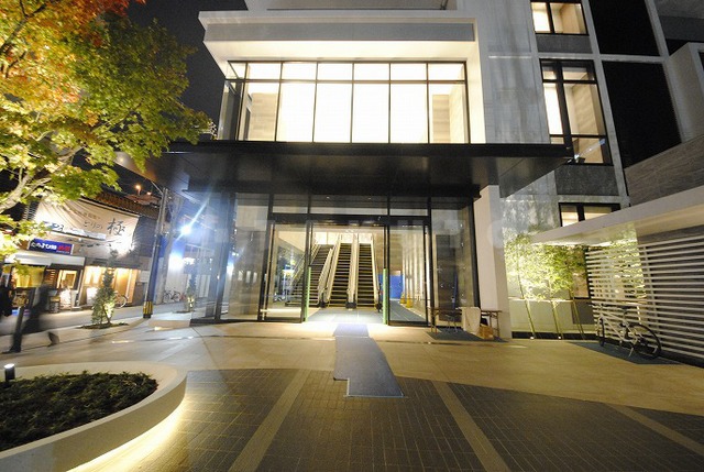 13/20 エントランス