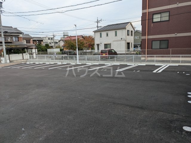 28/30 駐車場