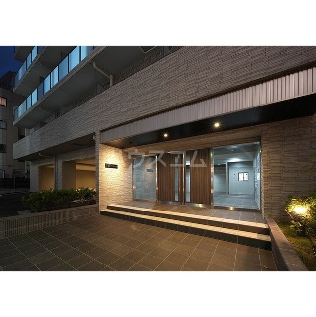 16/27 エントランス