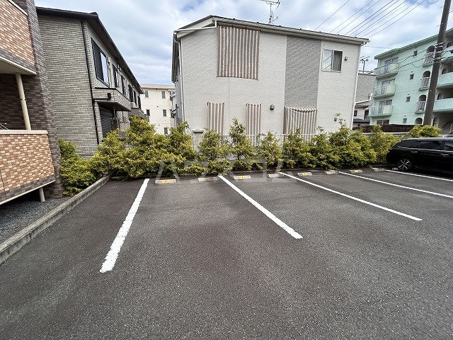21/28 駐車場