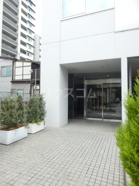 21/28 エントランス