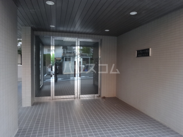 22/30 エントランス