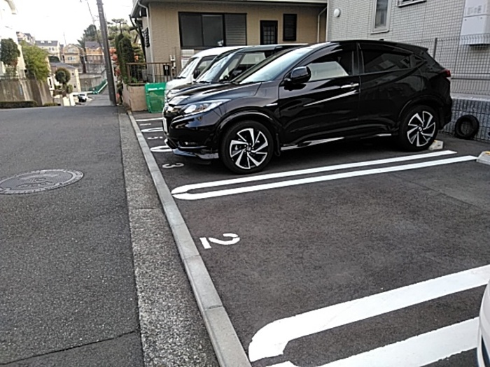 18/22 駐車場