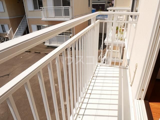 13/18 バルコニー