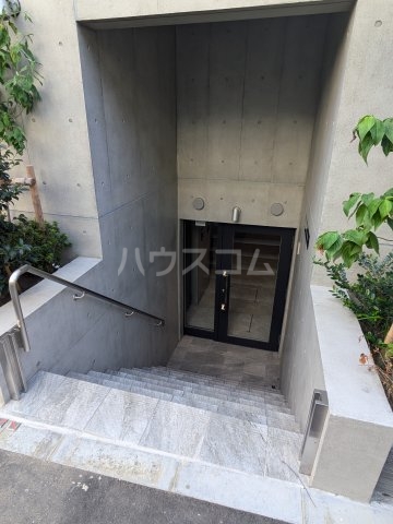 19/29 エントランス