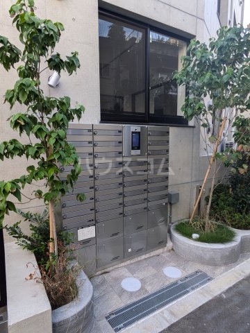 21/30 エントランス