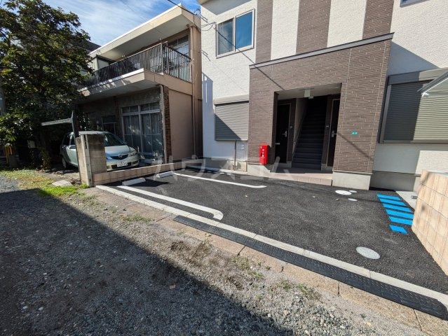 20/29 駐車場