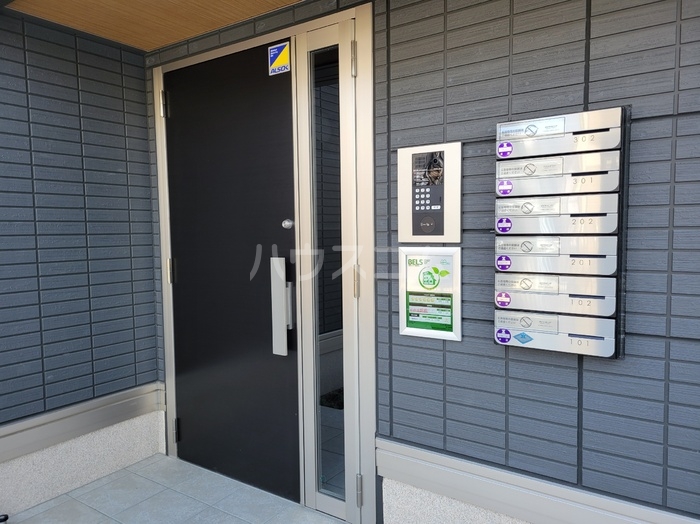 18/30 エントランス