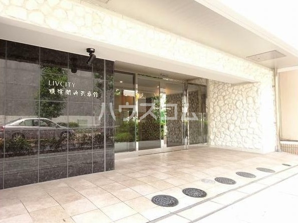 17/27 エントランス