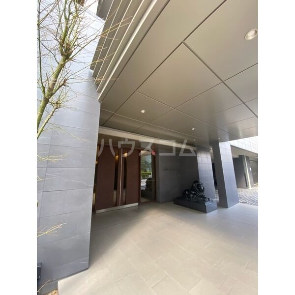 17/19 エントランス