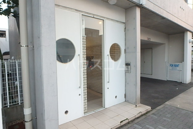 22/30 エントランス