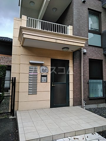 21/25 エントランス