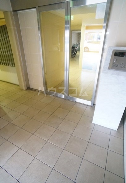 14/23 エントランス