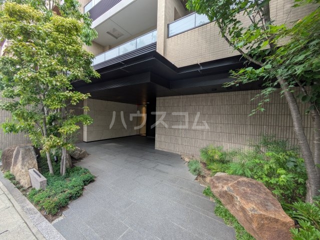 26/30 エントランス