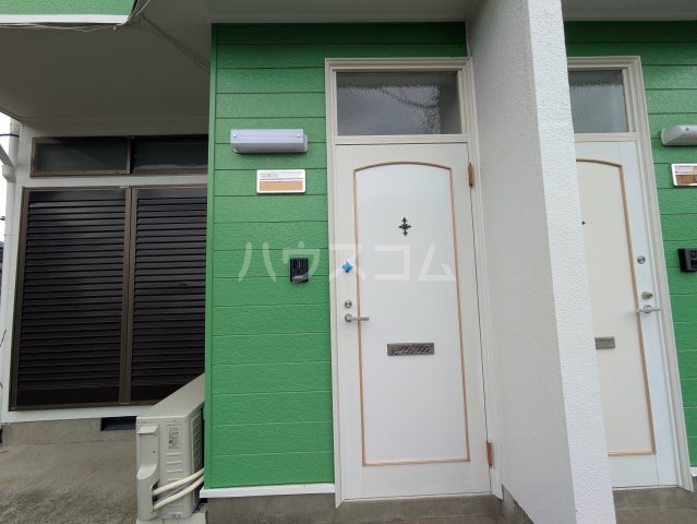 22/27 エントランス