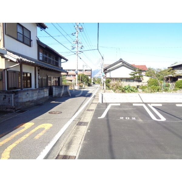 18/20 駐車場