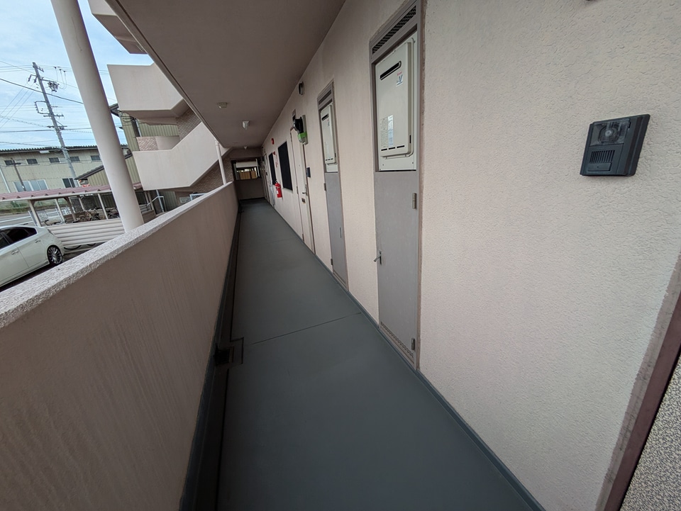 17/28 エントランス