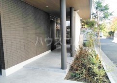 19/25 エントランス