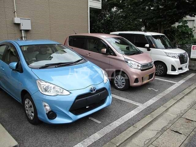 18/18 駐車場