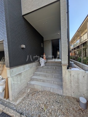 20/23 エントランス