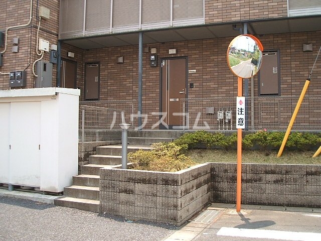 13/16 エントランス