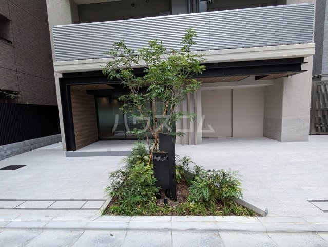 21/27 エントランス