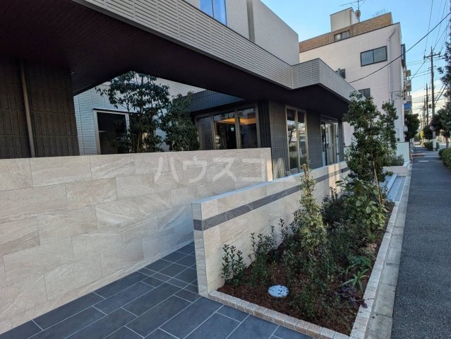 25/30 エントランス