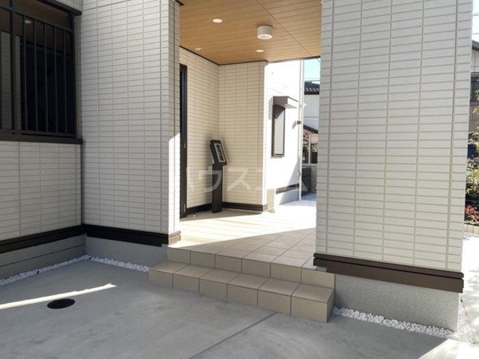 25/30 エントランス